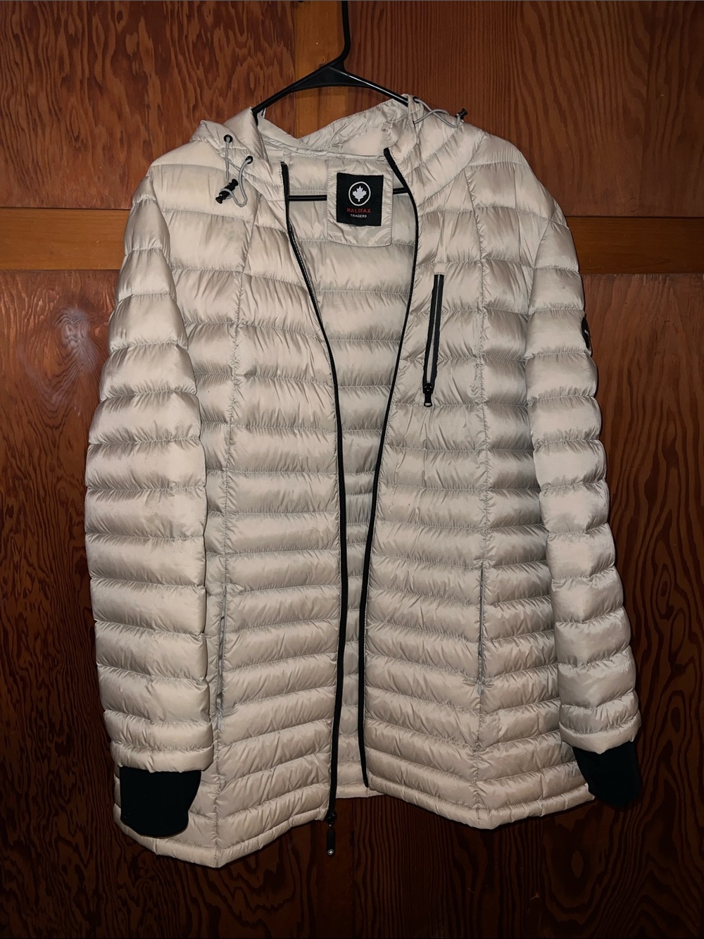 Lightweight Hooded Puffer Jacket in Cream